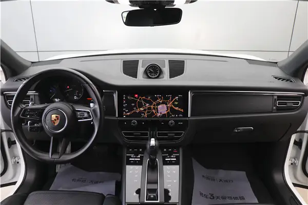 Porsche Macan, 2022 4