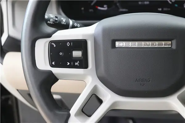 Land Rover Defender, 2023 18