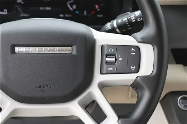 Land Rover Defender, 2023 19