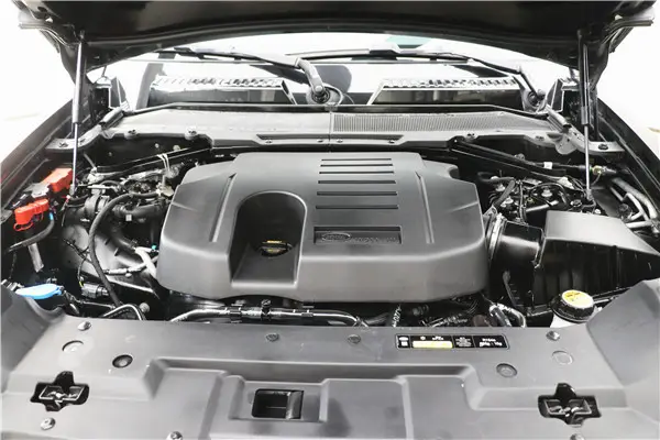 Land Rover Defender, 2023 7
