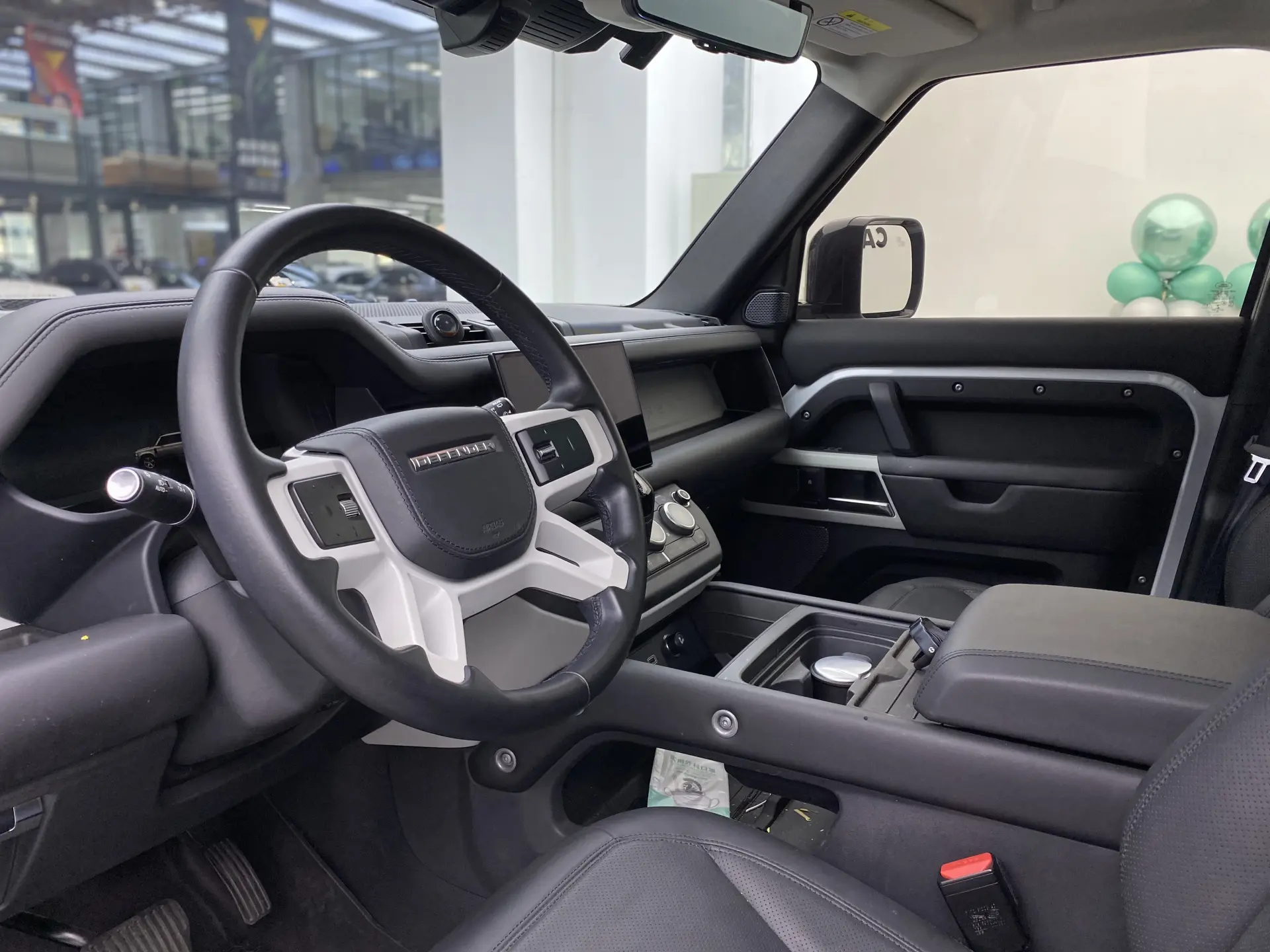 Land Rover Defender, 2023 все фото