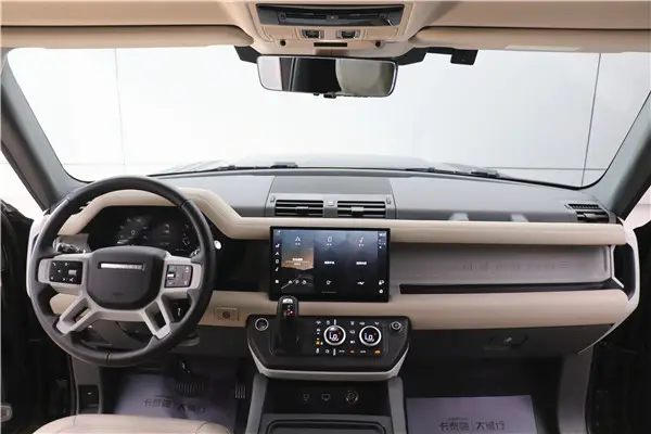 Land Rover Defender, 2023 4