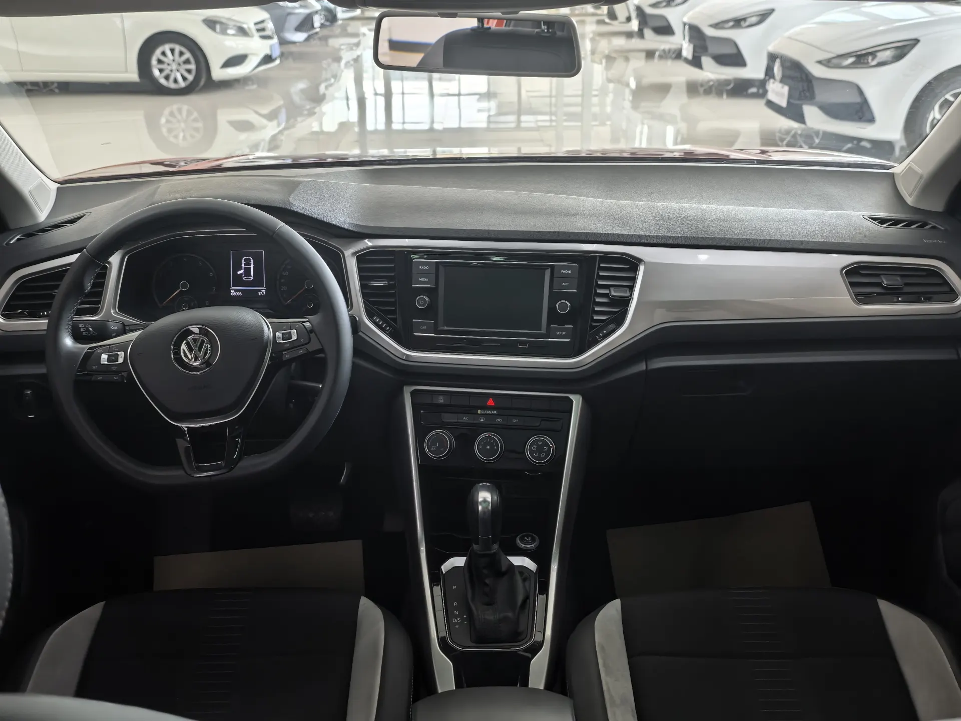 Volkswagen T-ROC, 2020 9