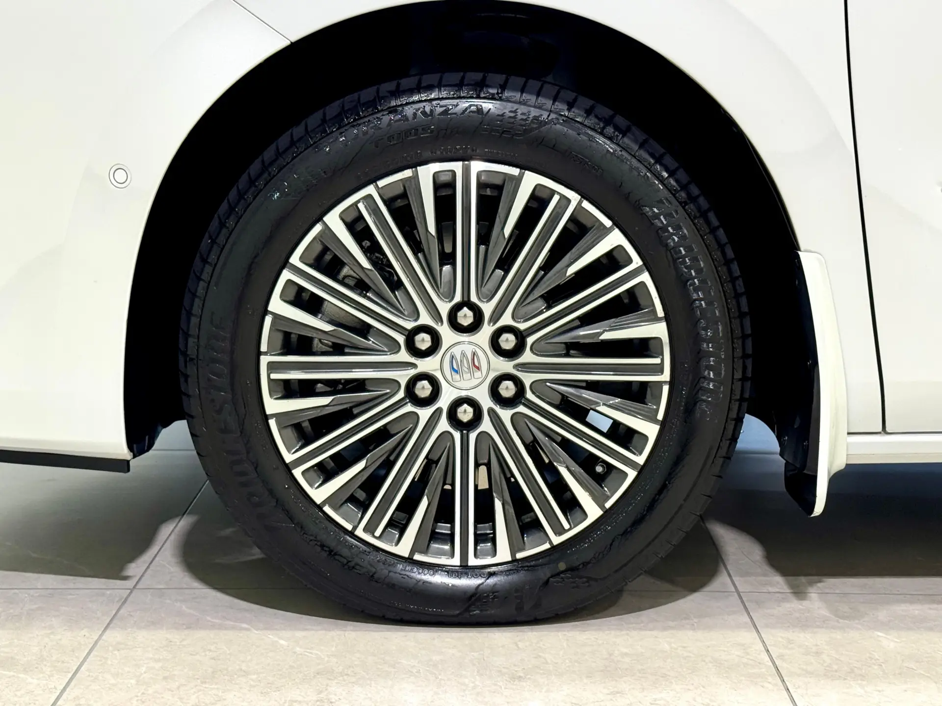 Buick GL8, 2025 4