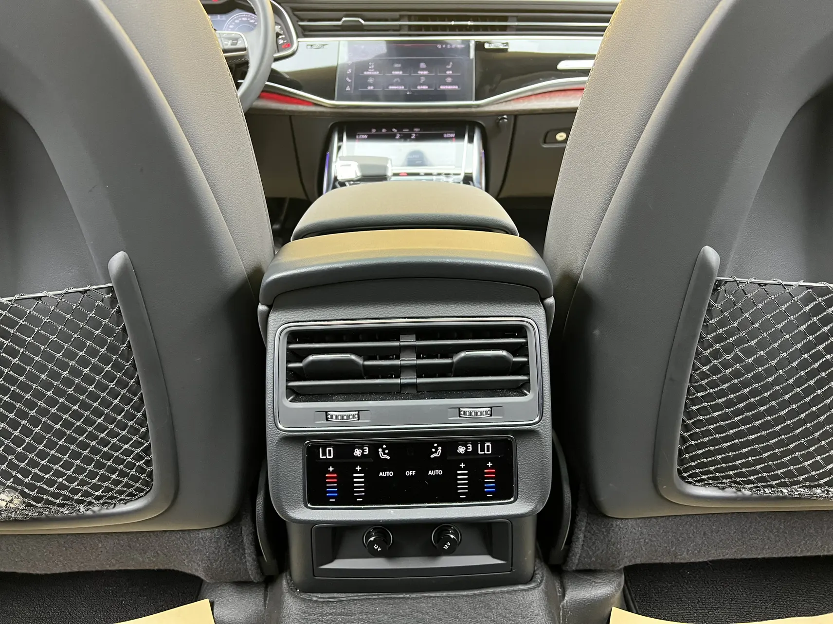 Audi Q7 55 TFSI, 2025 32