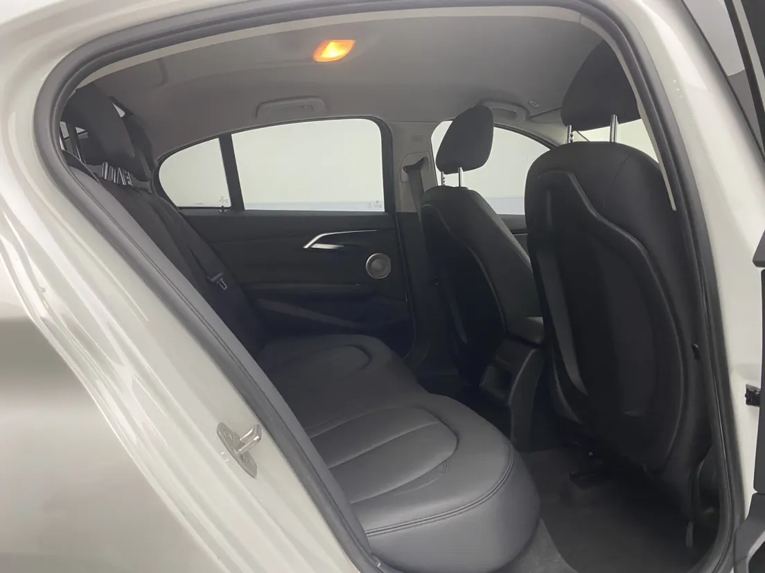 BMW 120i, 2021 28