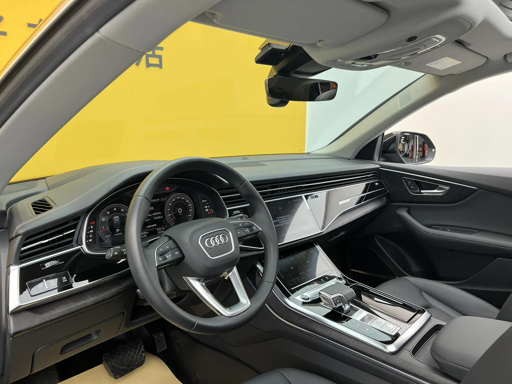 Audi Q8 55 TFSI, 2024 42