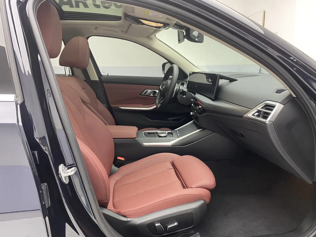BMW 325Li, 2025 18