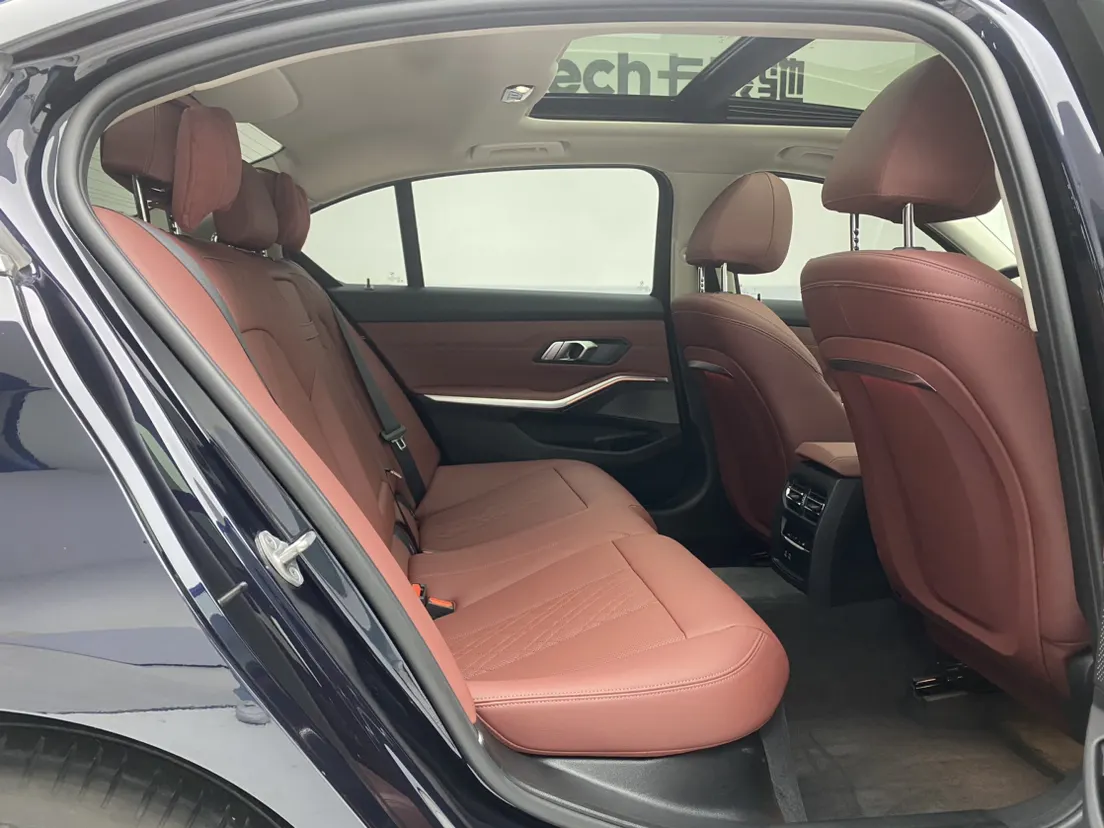 BMW 325Li, 2025 23