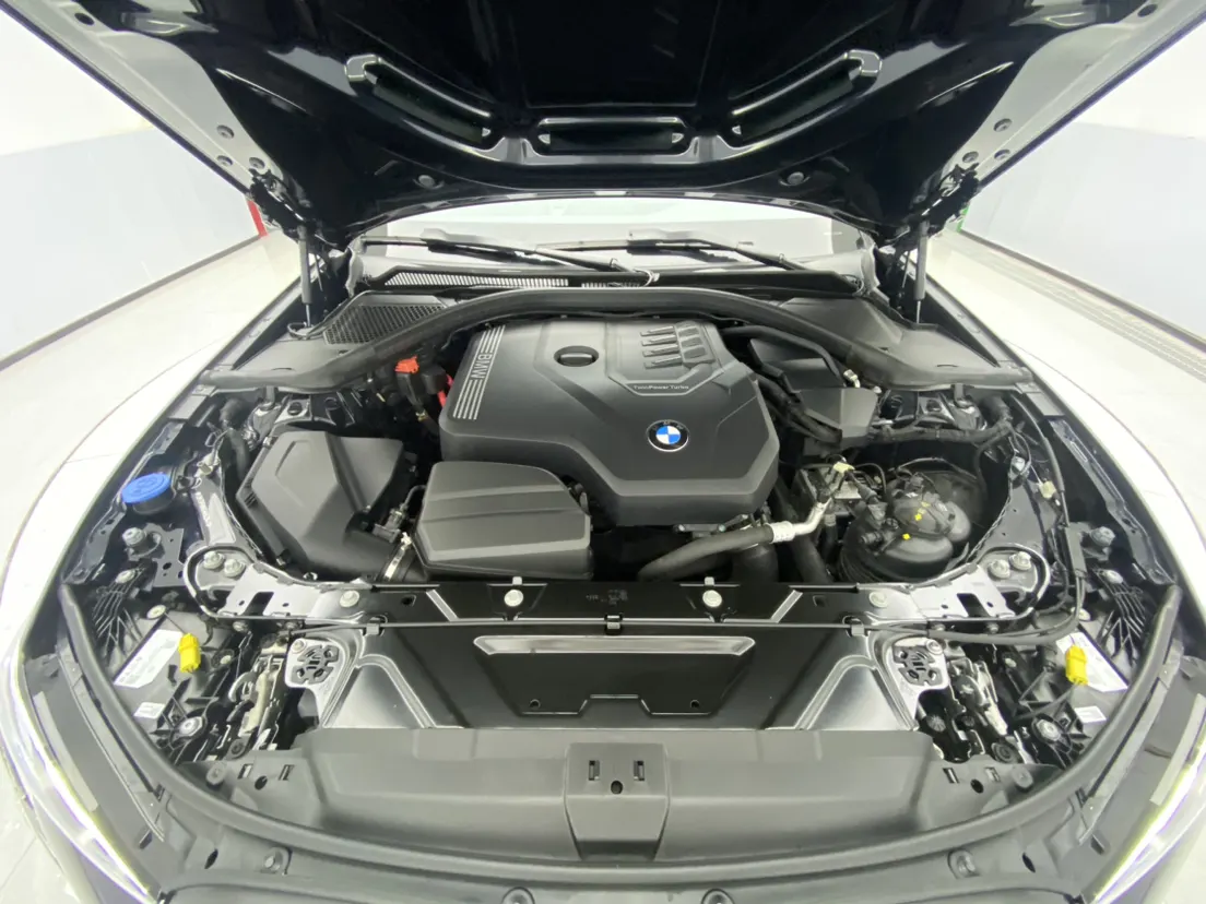 BMW 325Li, 2025 12