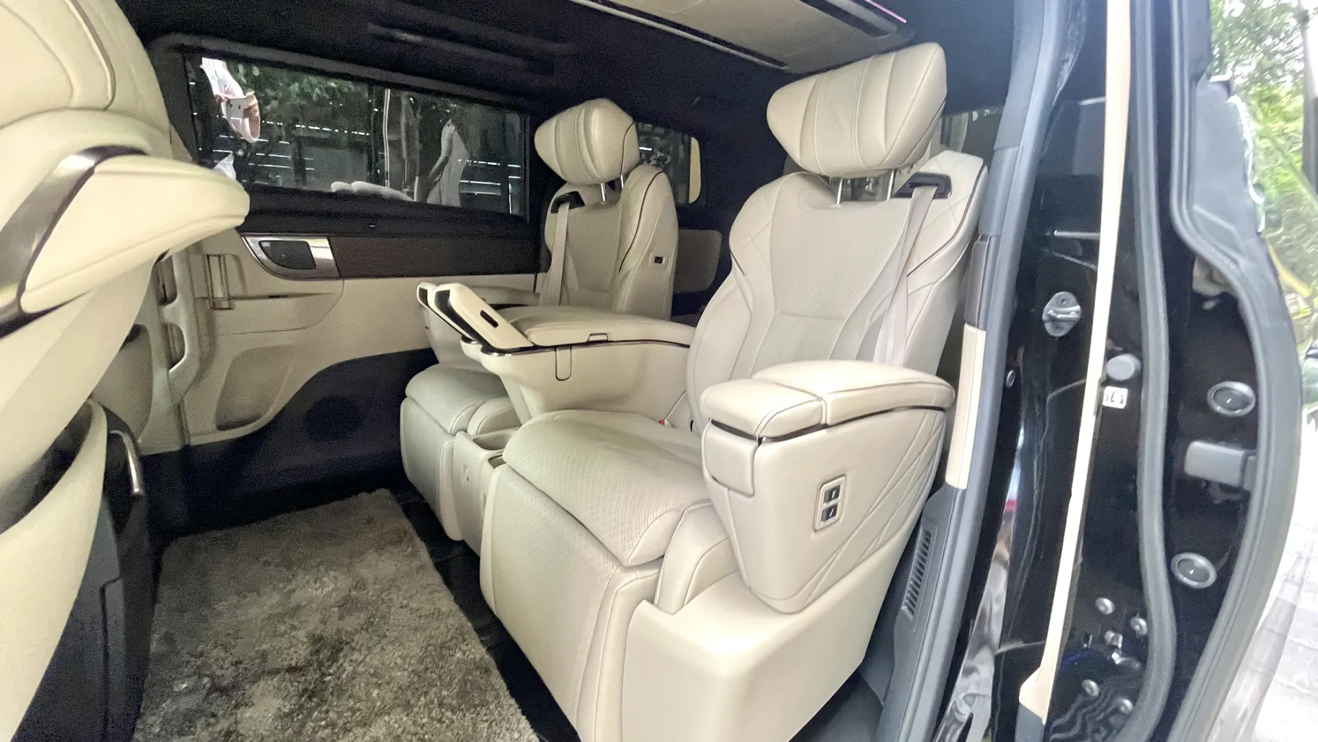 Toyota Vellfire, 2024 13
