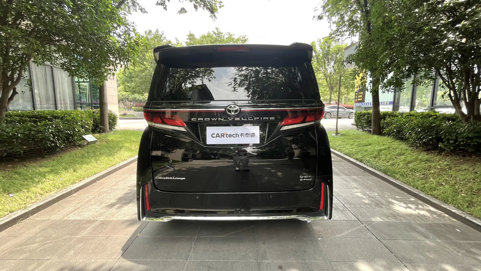Toyota Vellfire, 2024 6