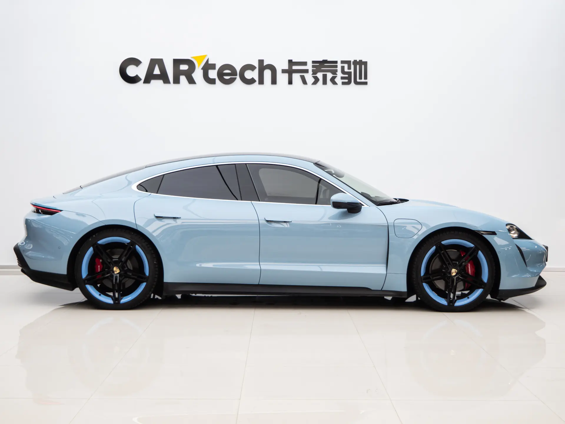 Porsche Taycan, 2020 4