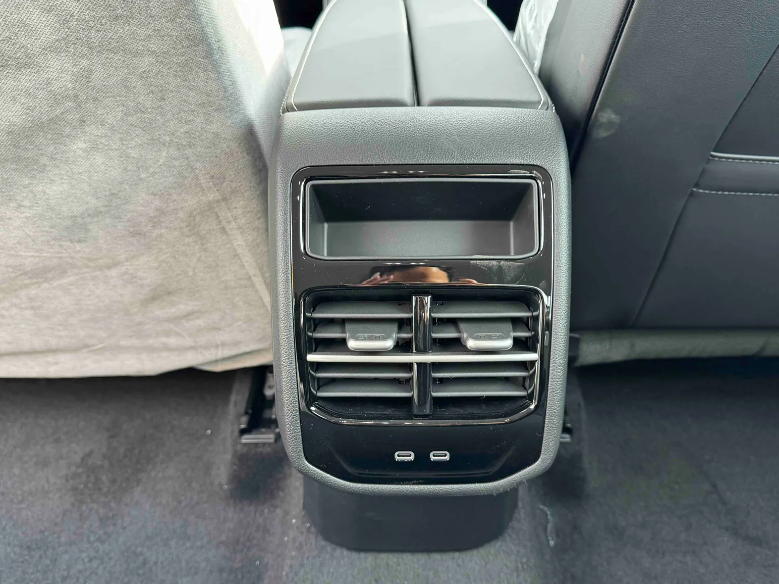 Volkswagen Magotan, 2026 13