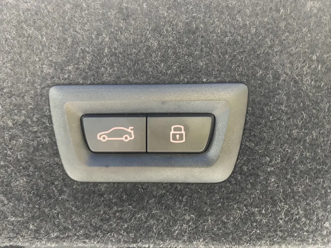 BMW 325Li, 2025 27