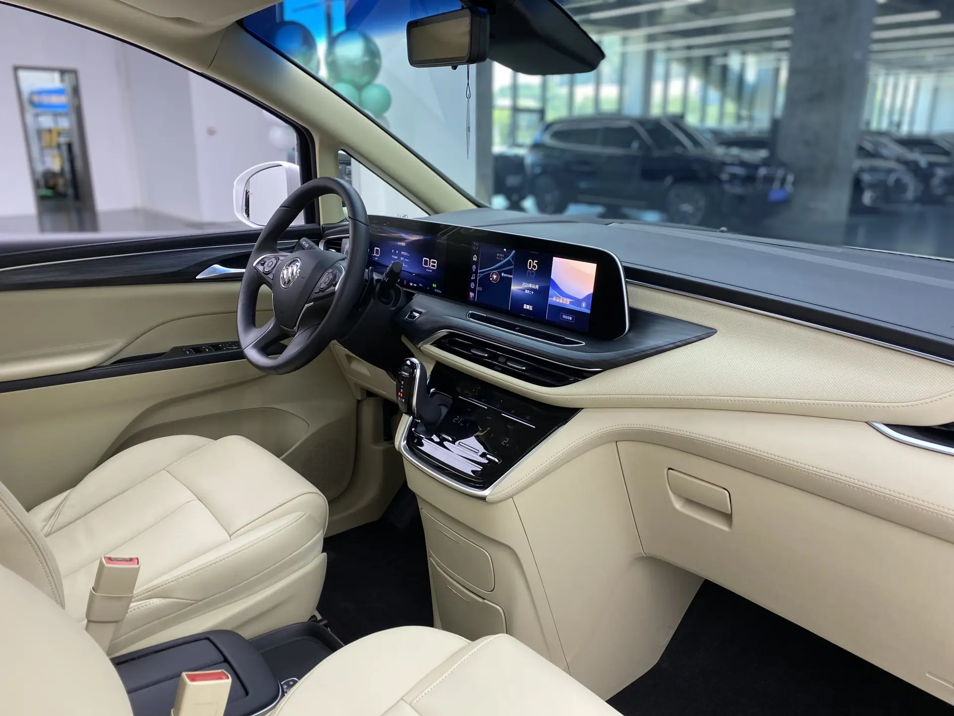 Buick GL8, 2023 9