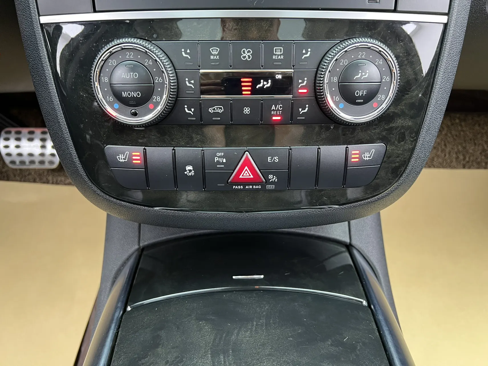 Mercedes-Benz R, 2017 25