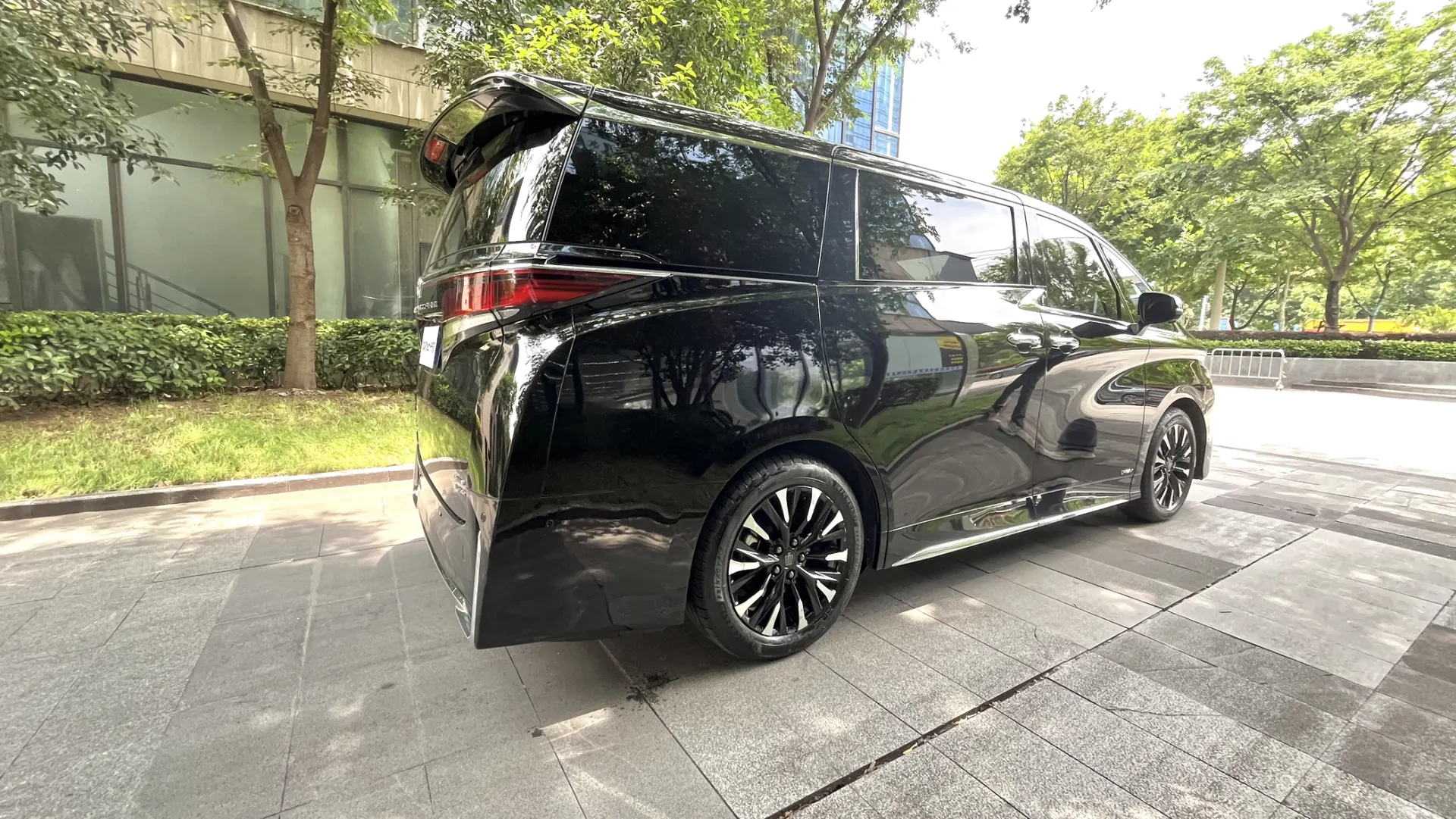 Toyota Vellfire, 2024 все фото