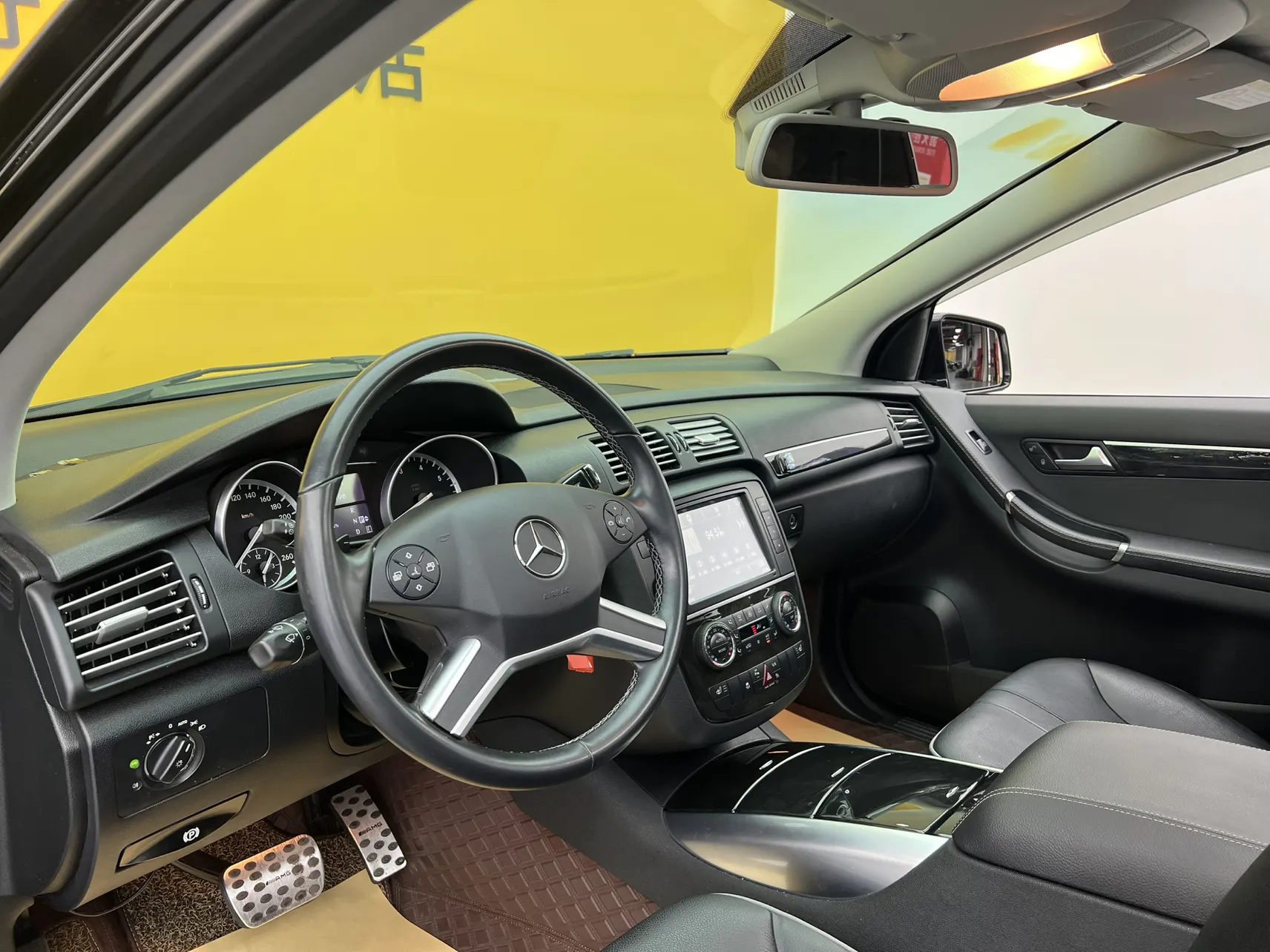 Mercedes-Benz R, 2017 33