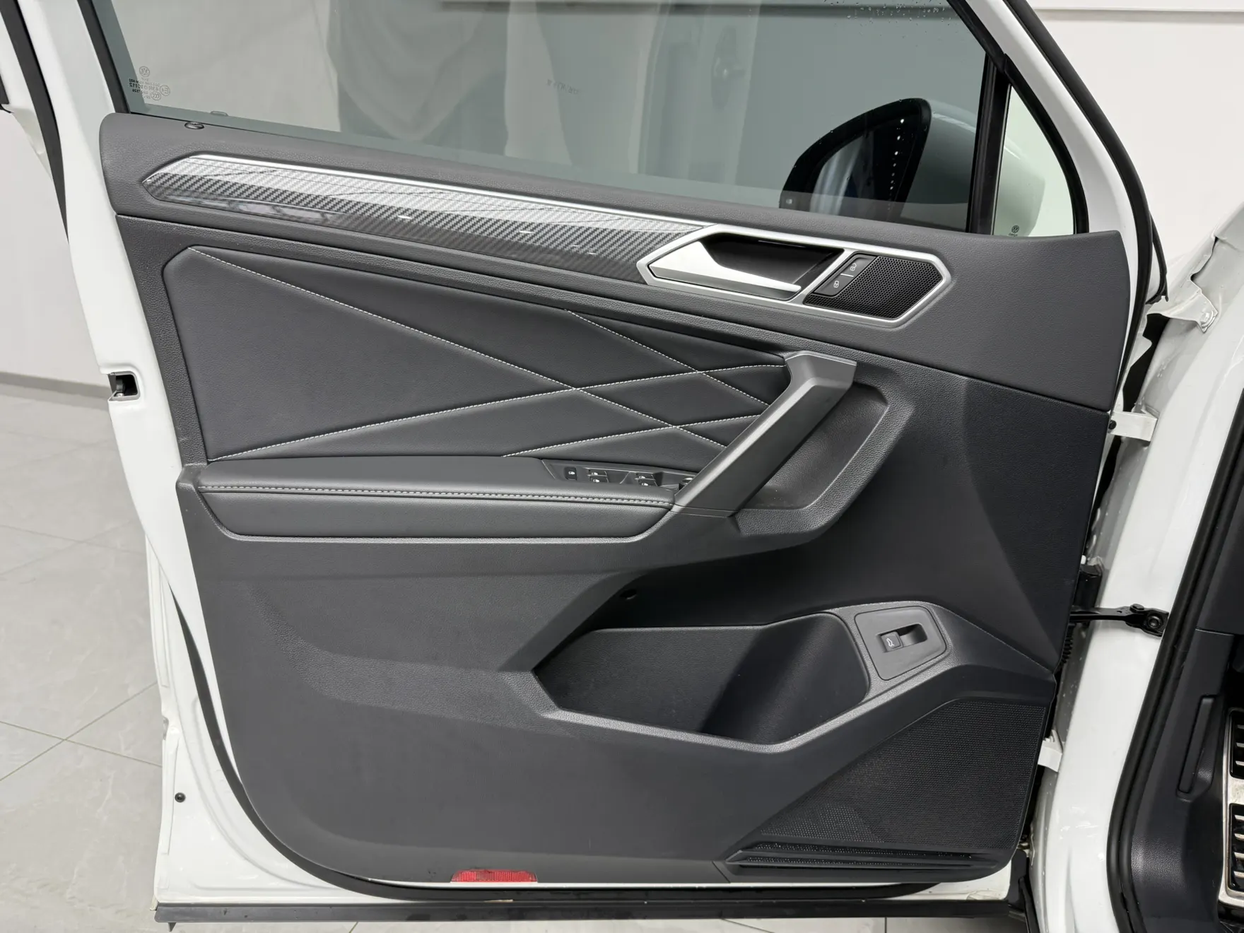 Volkswagen Tiguan L, 2023 9