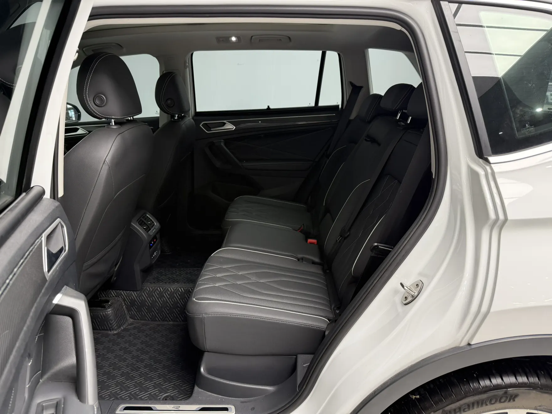 Volkswagen Tiguan L, 2023 12