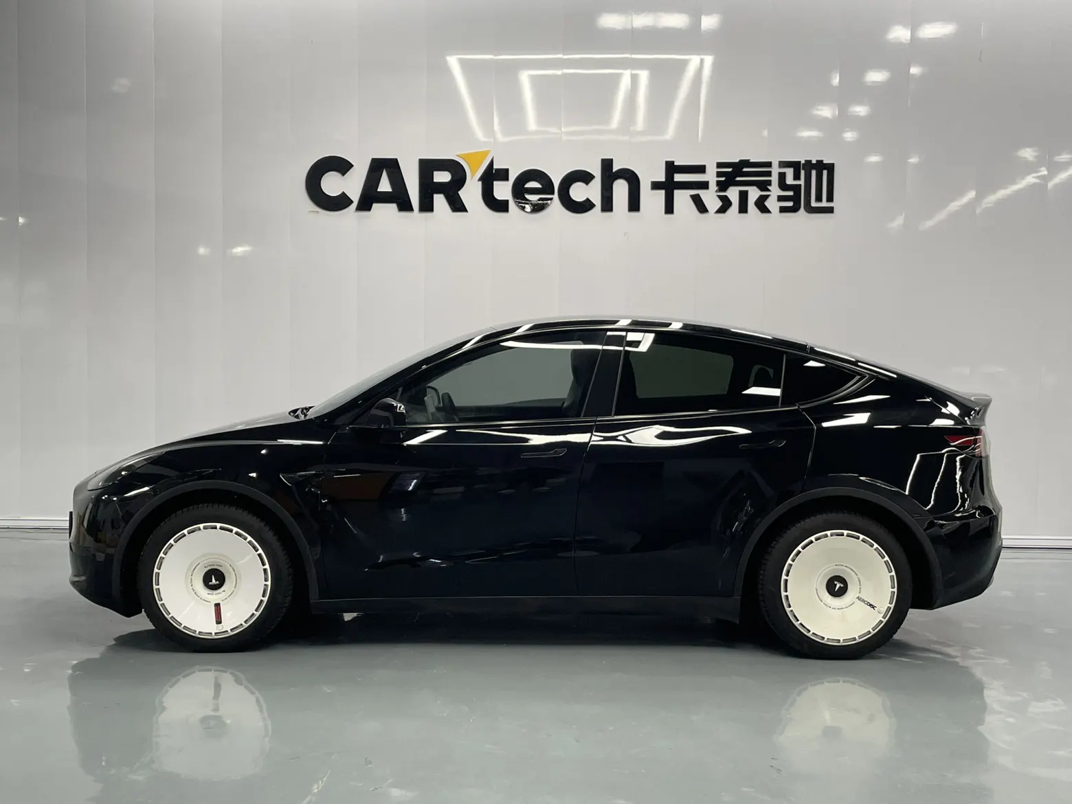 Tesla Model Y, 2023 7