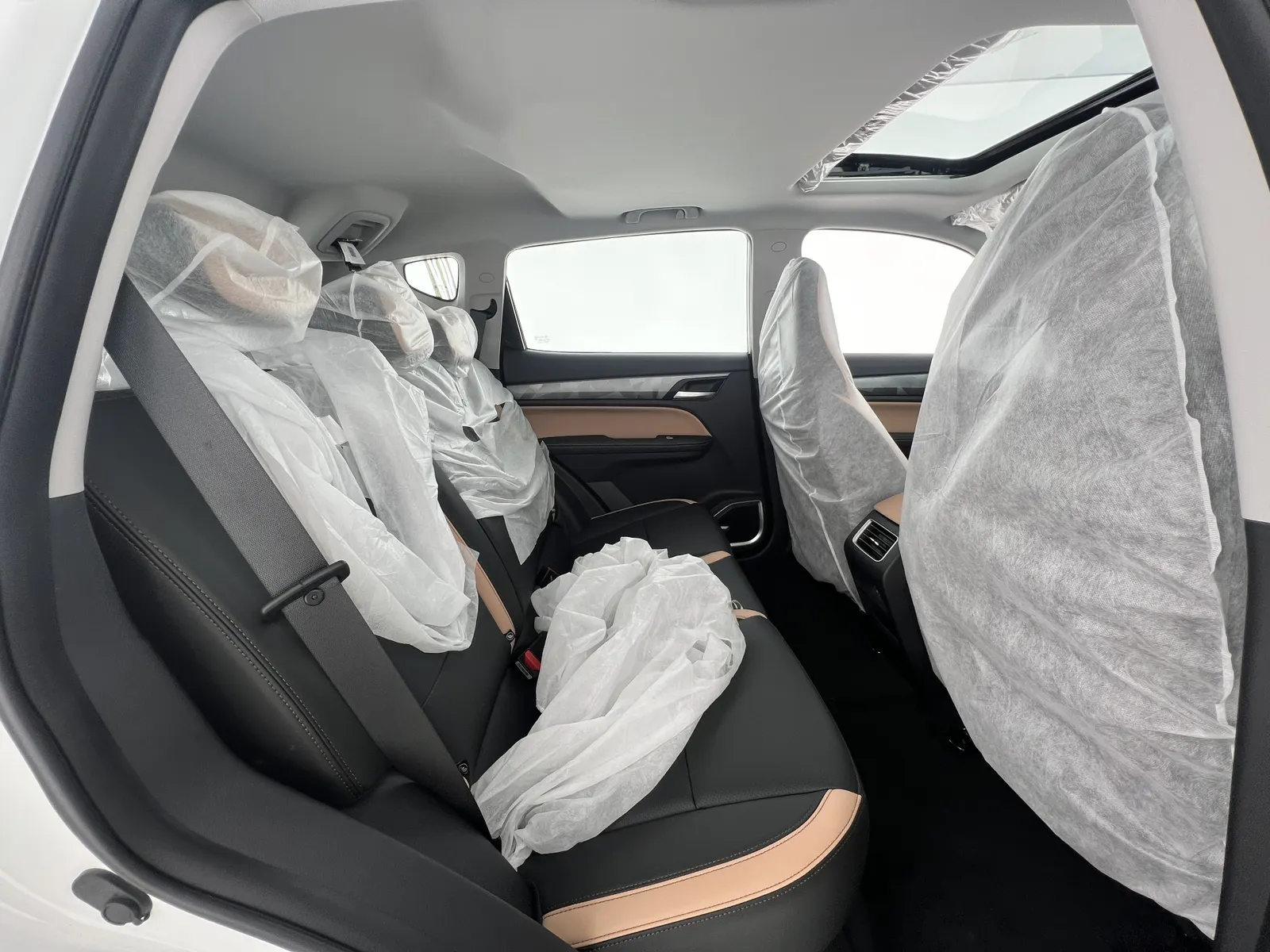 Geely Haoyue PRO, 2024 14