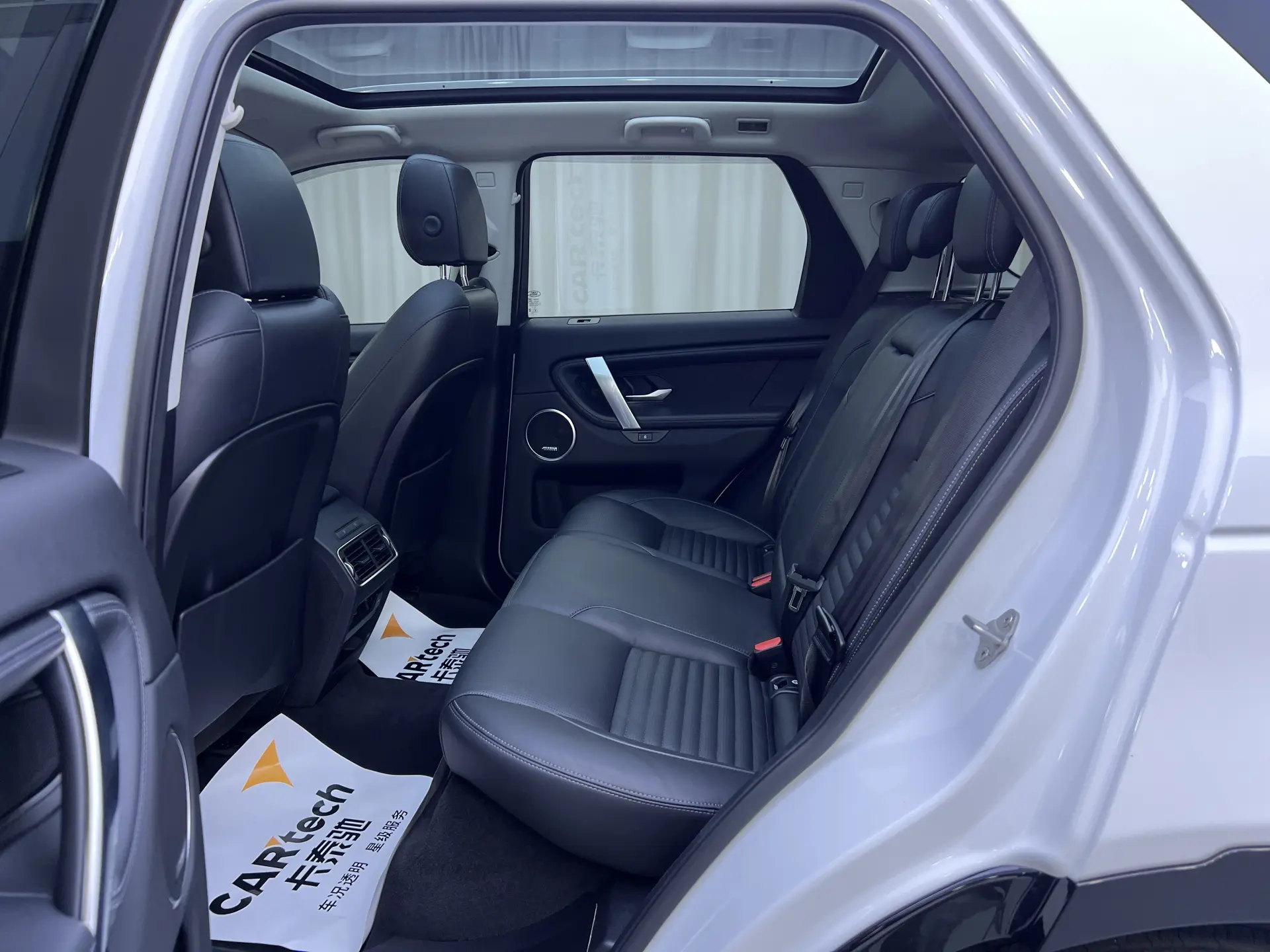 Land Rover Discovery Sport, 2024 11