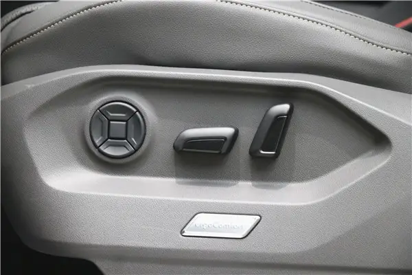 Volkswagen Touareg, 2023 12