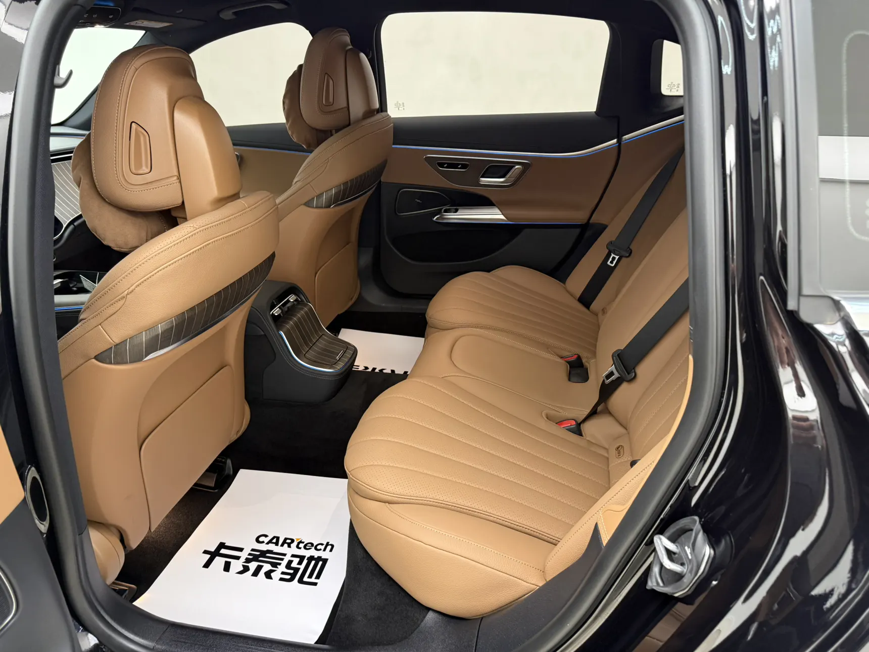 Mercedes-Benz E 300 L, 2024 16