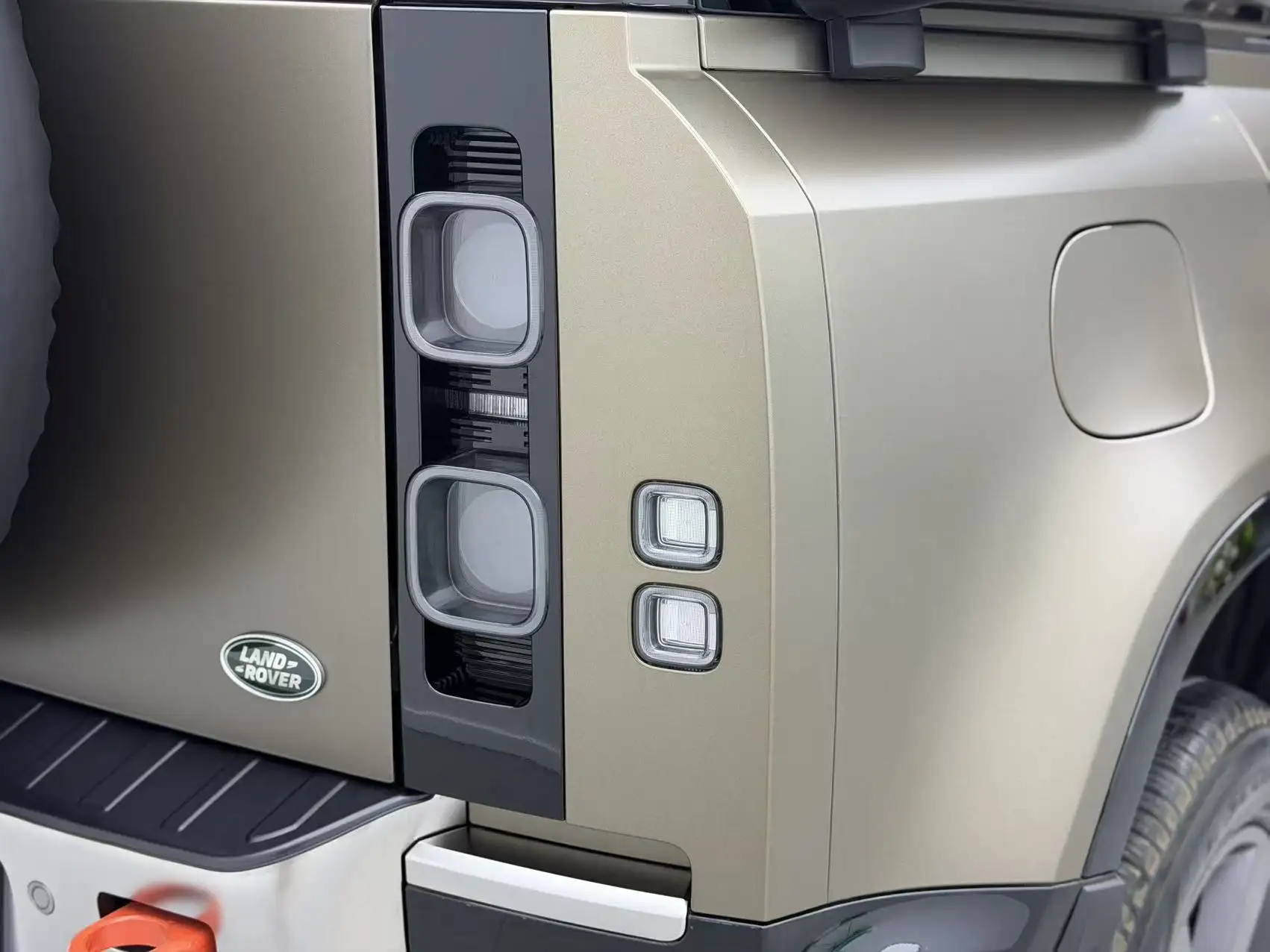 Land Rover Defender, 2023 37