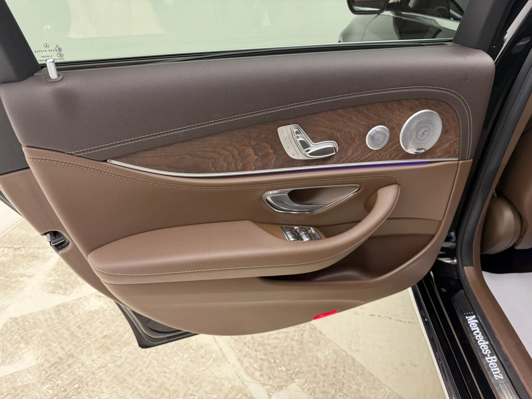 Mercedes-Benz E 300 L, 2020 22