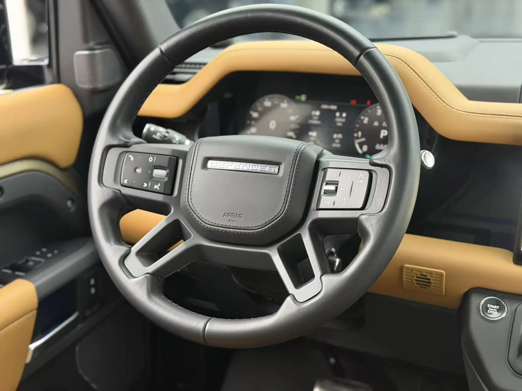 Land Rover Defender, 2023 10