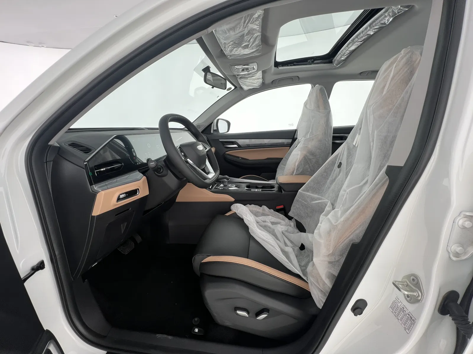 Geely Haoyue PRO, 2024 13