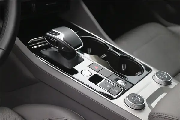 Volkswagen Touareg, 2023 14