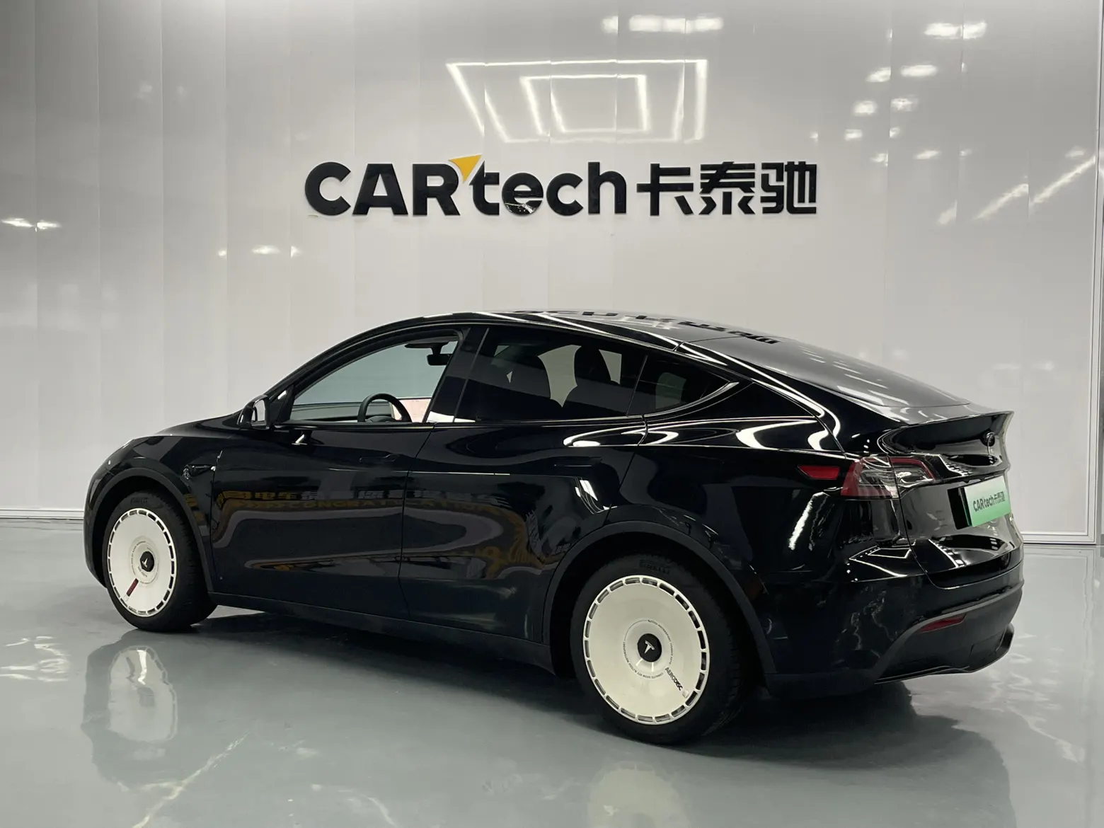 Tesla Model Y, 2023 6