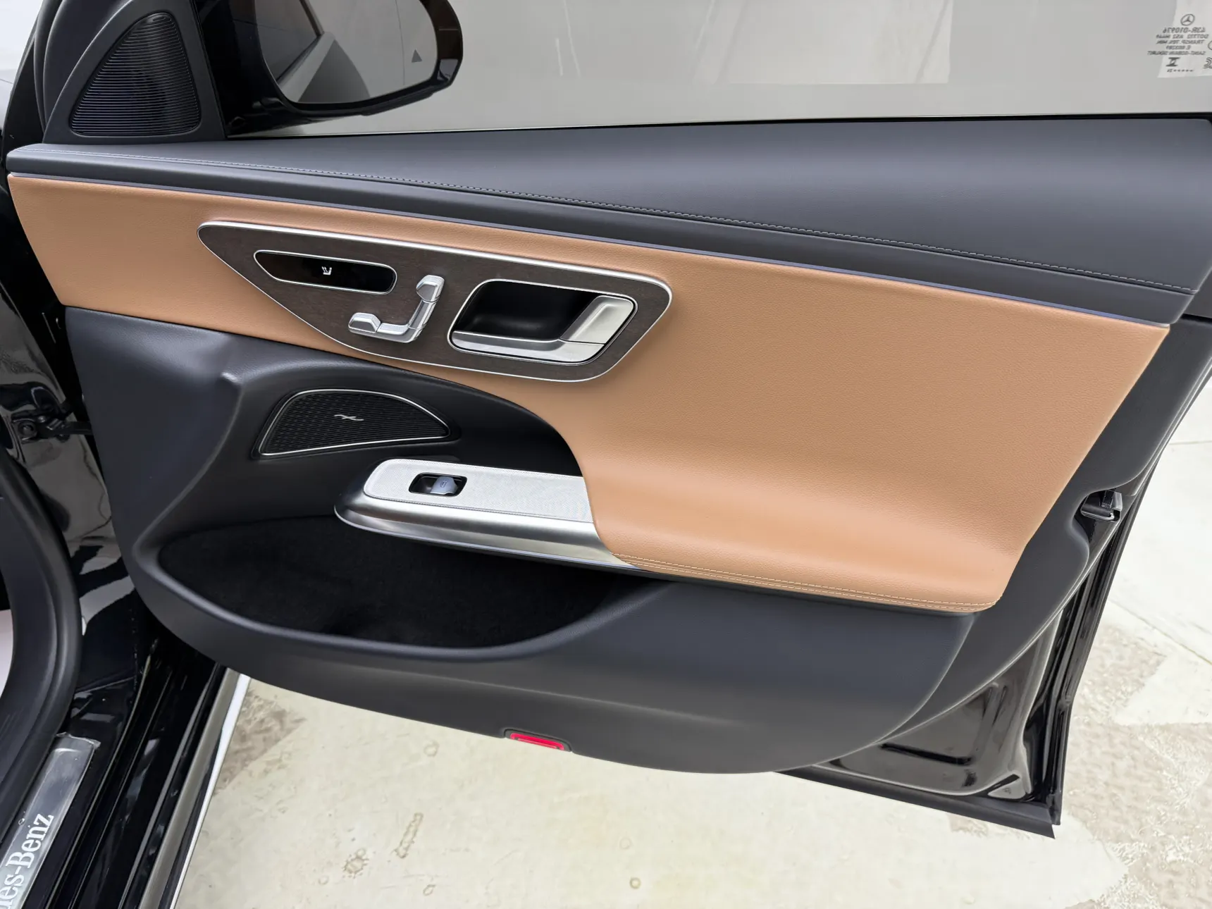 Mercedes-Benz E 300 L, 2024 19