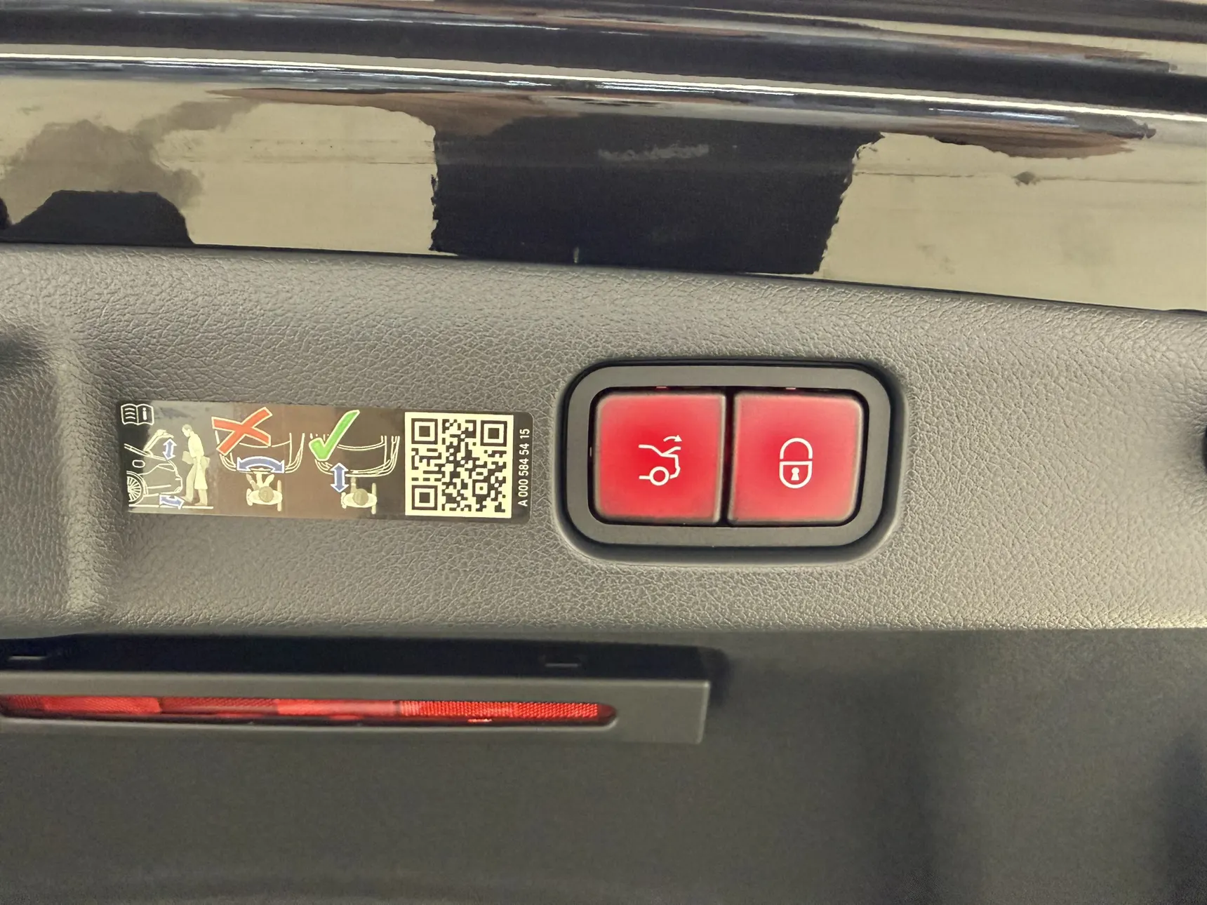 Mercedes-Benz E 300 L, 2024 21