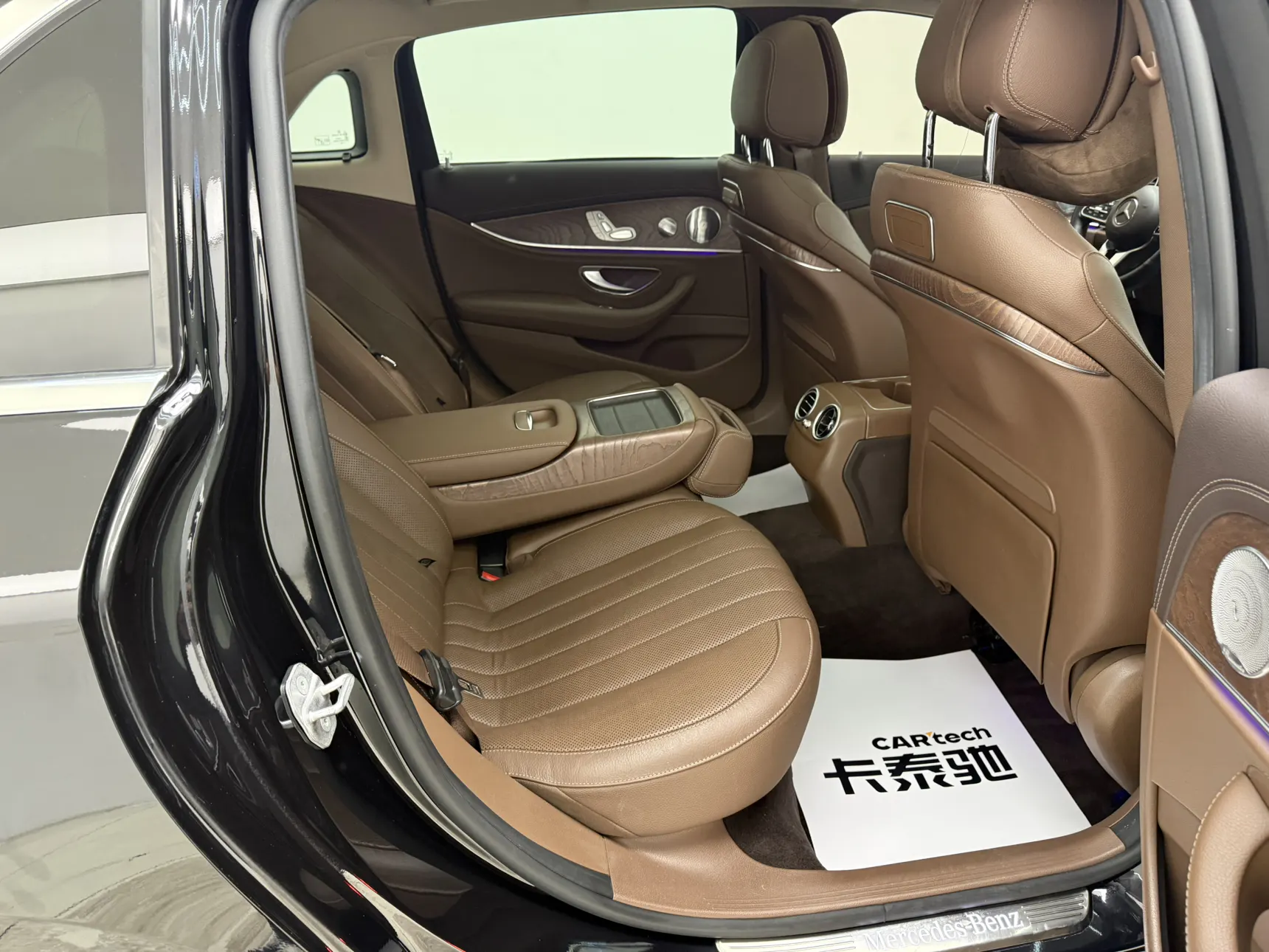 Mercedes-Benz E 300 L, 2020 23