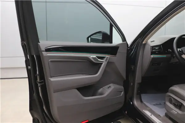 Volkswagen Touareg, 2023 10