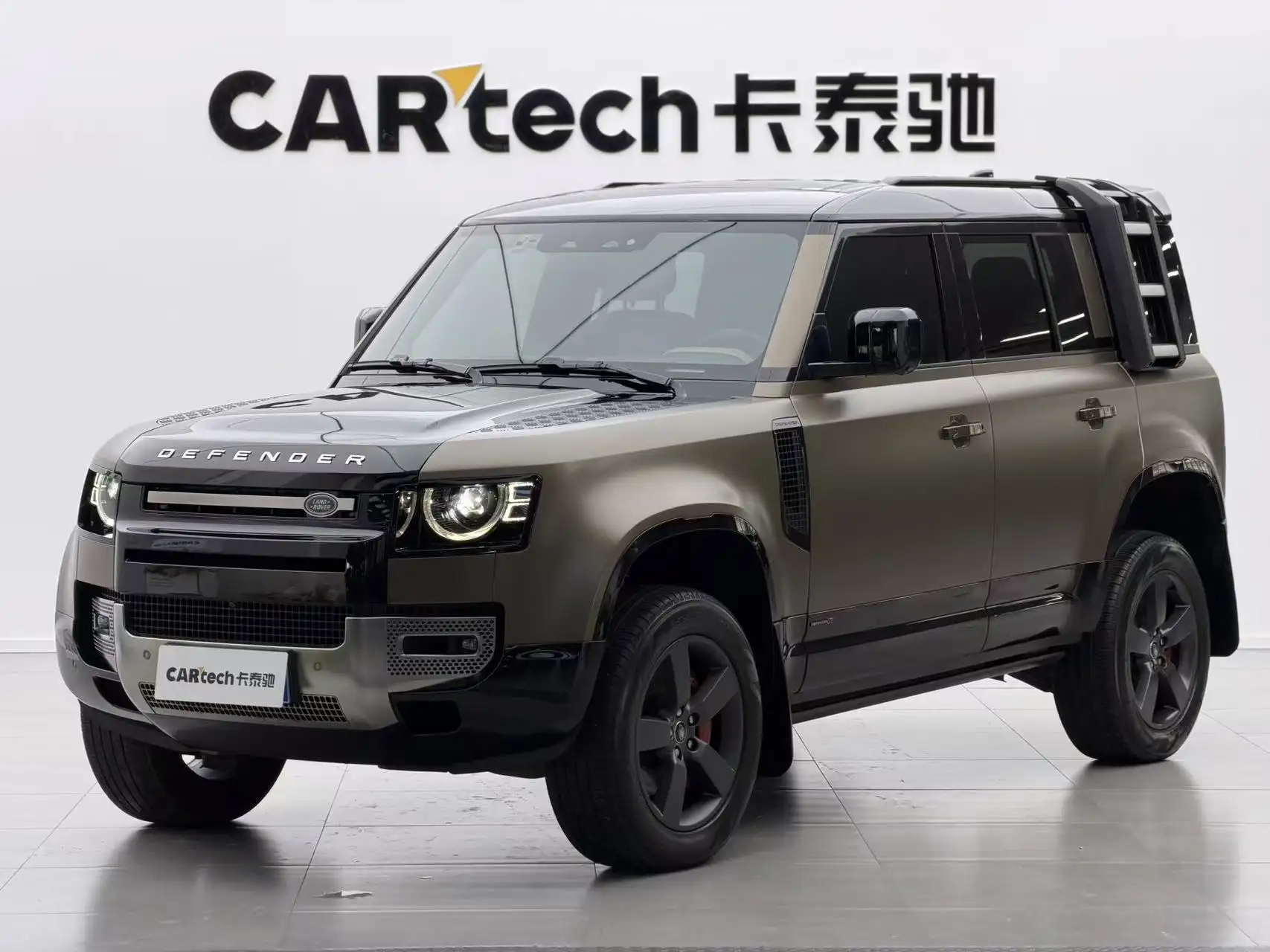 Land Rover Defender, 2023 2