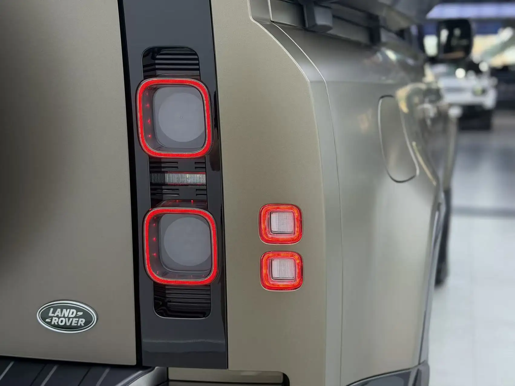 Land Rover Defender, 2023 33