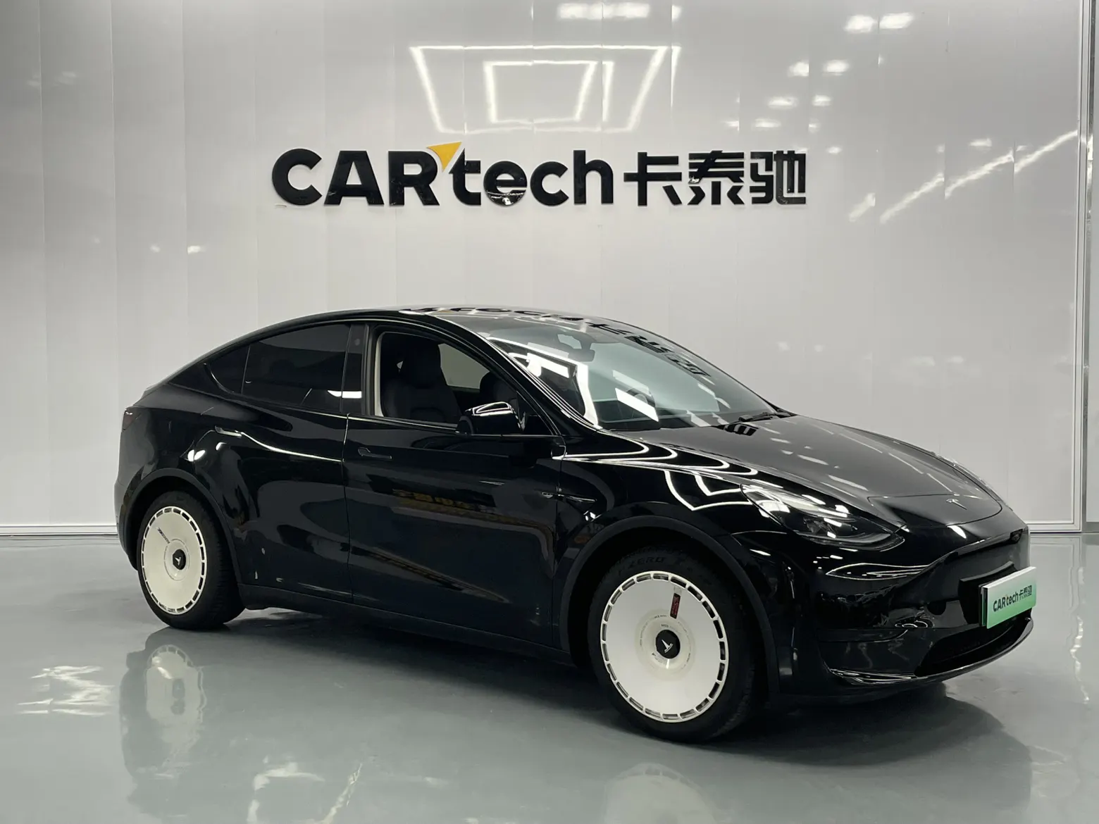 Tesla Model Y, 2023 2