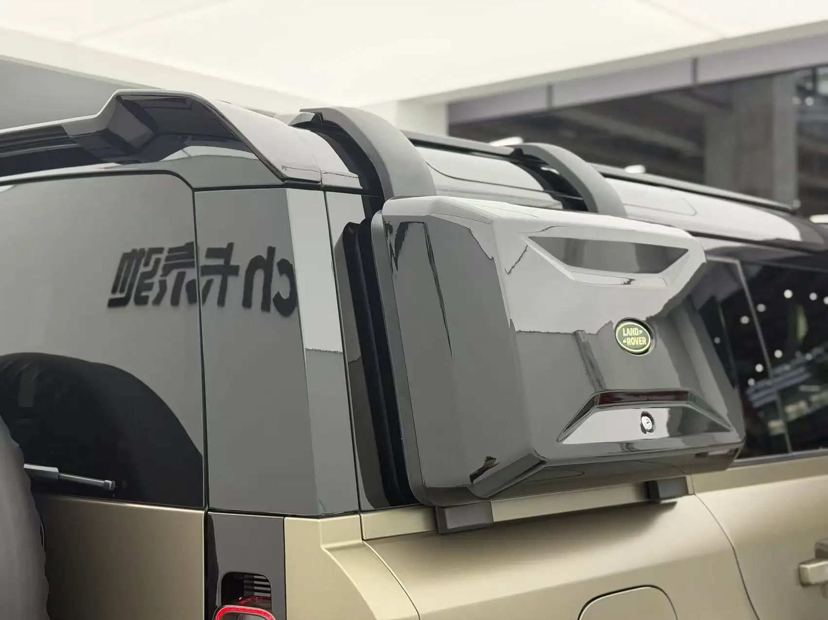 Land Rover Defender, 2023 30