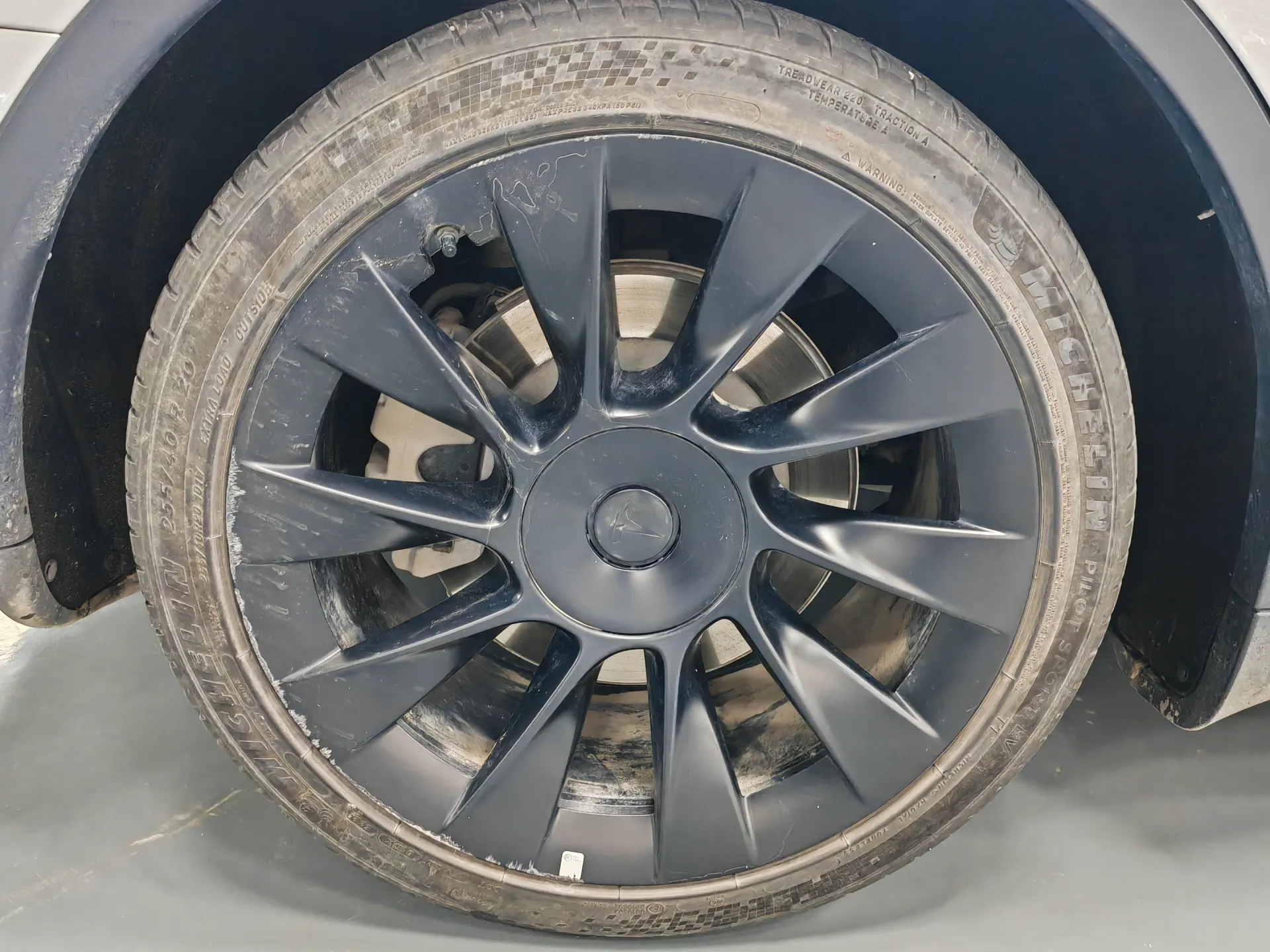 Tesla Model Y, 2024 8