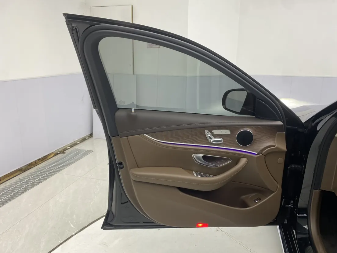 Mercedes-Benz E 260 L, 2023 17