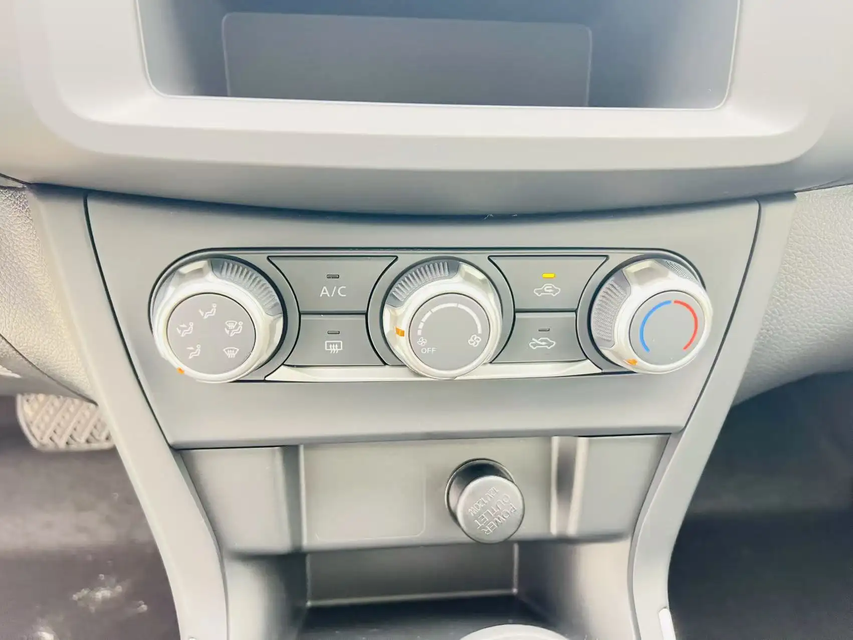 Nissan Sylphy, 2026 13