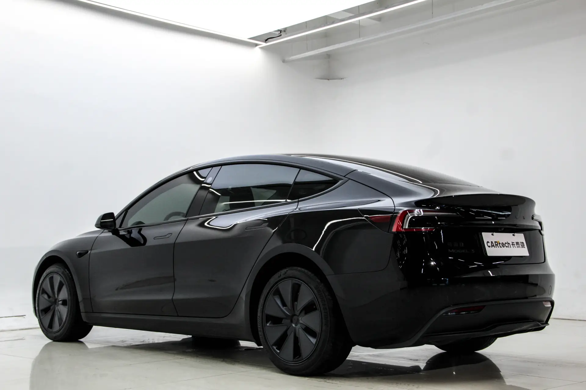 Tesla Model 3, 2026 6