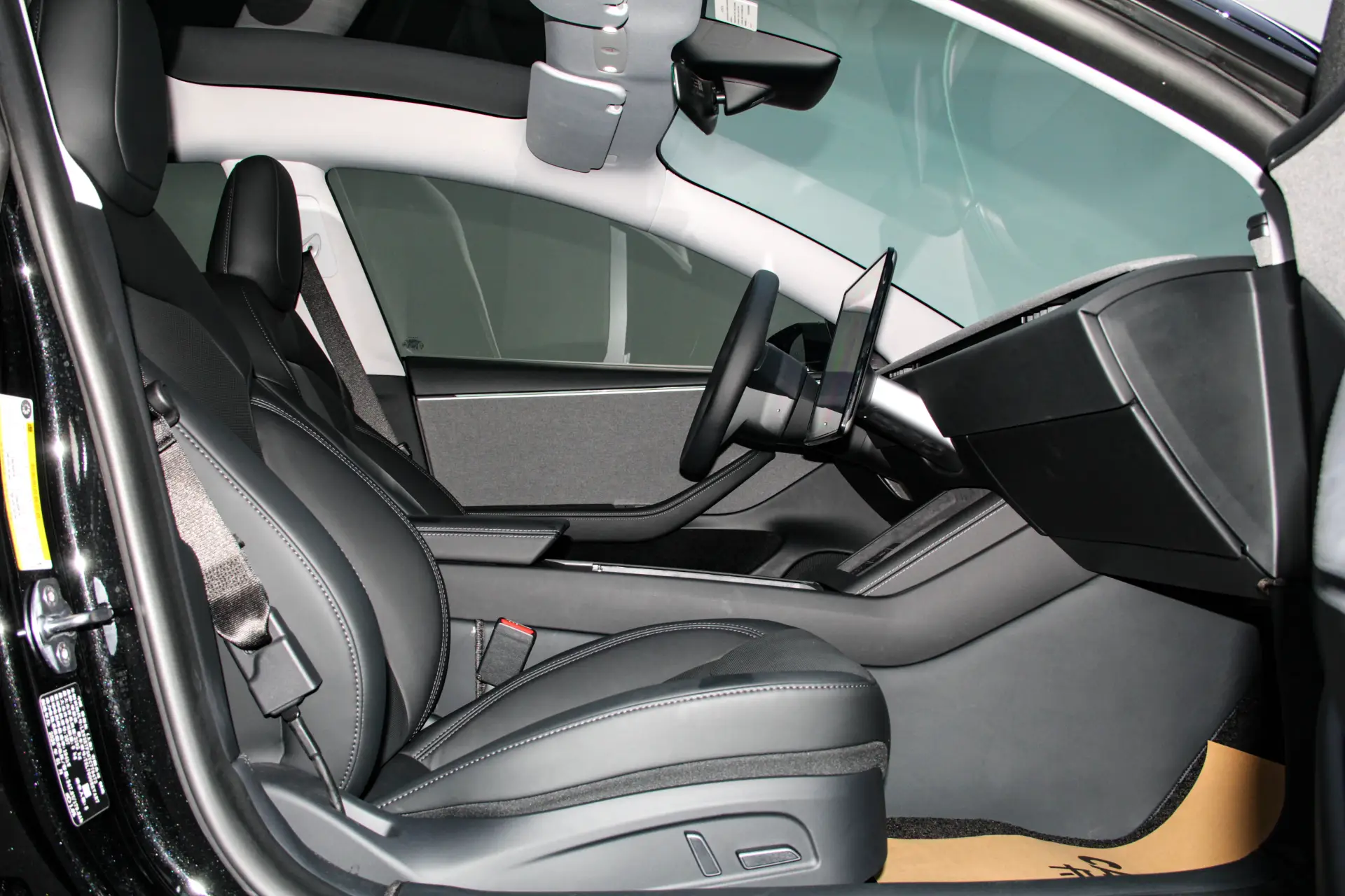 Tesla Model 3, 2026 19