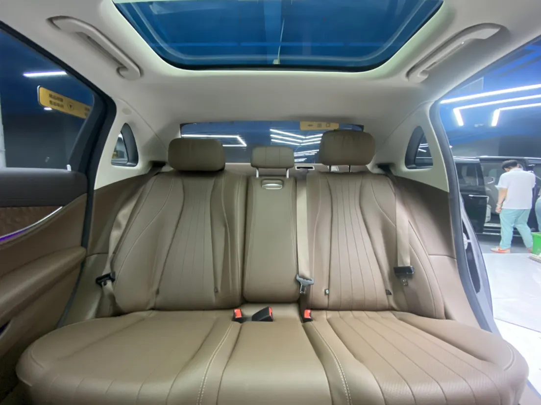 Mercedes-Benz E 260 L, 2023 20